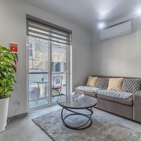 Nocturnal Elegance Apartment By Solea Sliema Luaran gambar