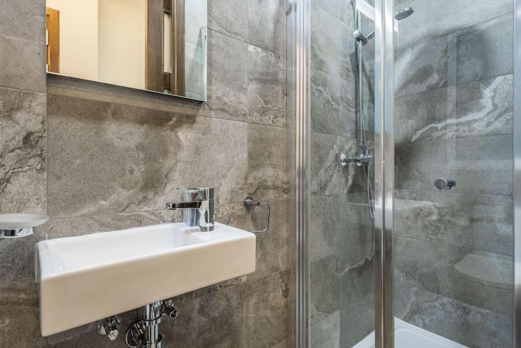 Nocturnal Elegance Apartment By Solea Sliema Luaran gambar