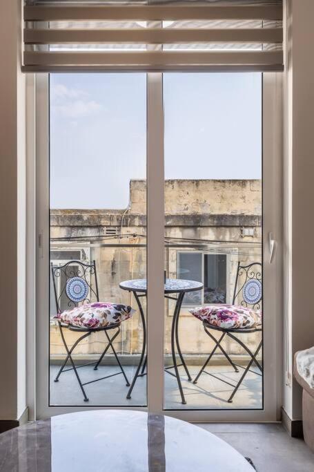 Nocturnal Elegance Apartment By Solea Sliema Luaran gambar